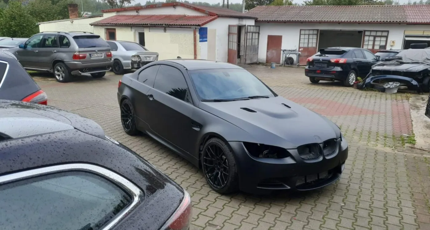 BMW M3 E90 po zmianie koloru na mat — Radom