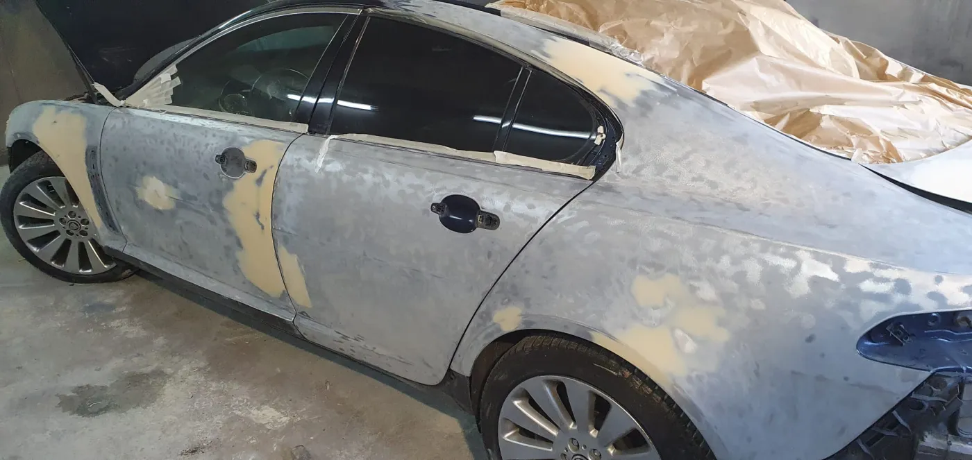 Jaguar z importu — prace blacharsko-lakiernicze, Radom